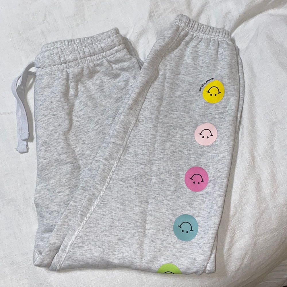 Smiley Face Sweatpants Size: Small